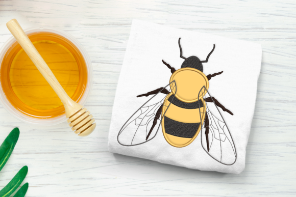 Realistic Bee Applique: A Sweet Touch for Handmade Gifts